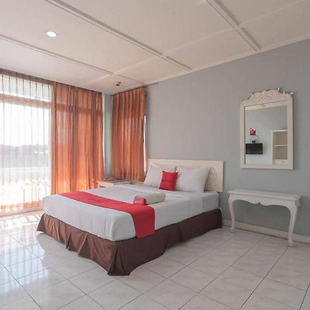 Hotel Reddoorz At Jalan Raya Lembang Padasul Esterno foto