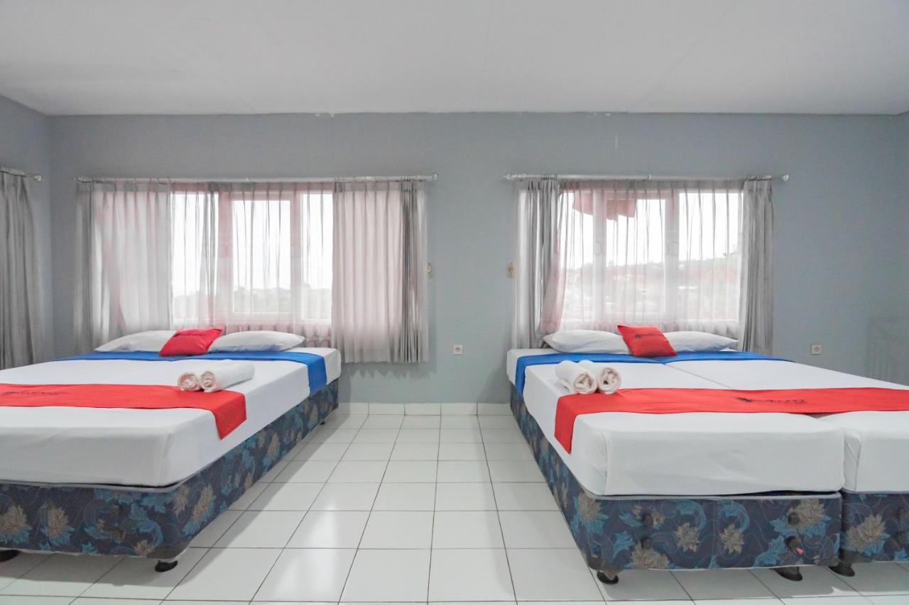 Hotel Reddoorz At Jalan Raya Lembang Padasul Esterno foto