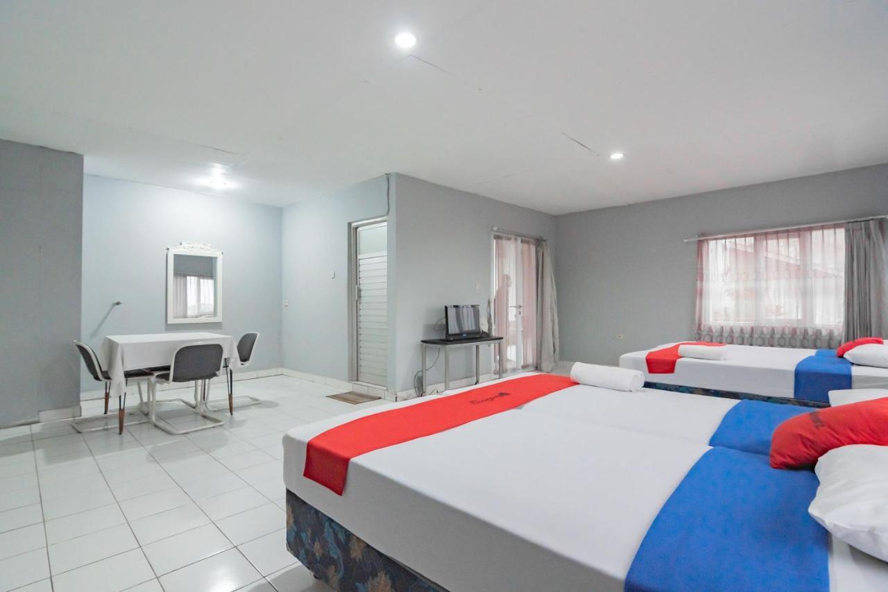Hotel Reddoorz At Jalan Raya Lembang Padasul Esterno foto